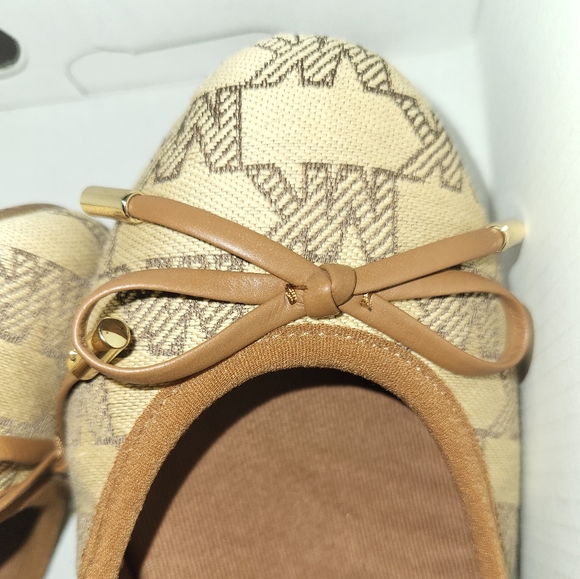 Michael Kors MK City Ballet Flats. Size 5 1/2. Brand New in Box. - Picture 4 of 6